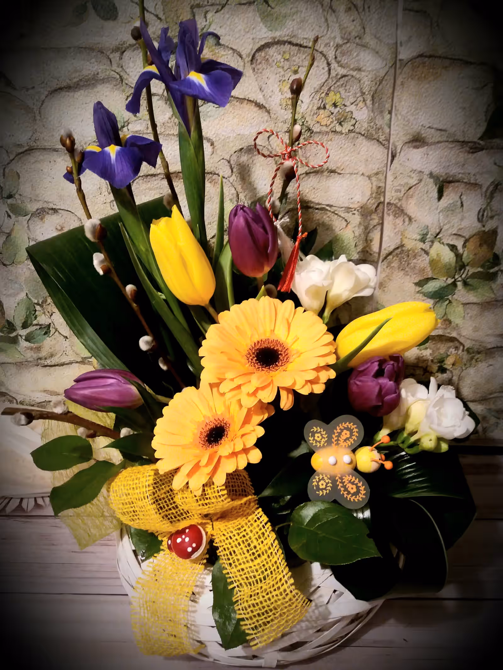 Aranjament floral corporate realizat de Sara's Gardens
